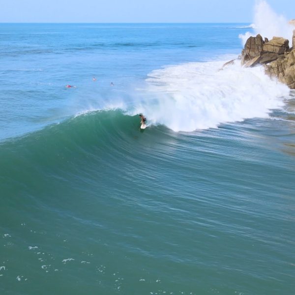 Lineup_Infinity Surf Resorts_Barreling Wave_Lineup